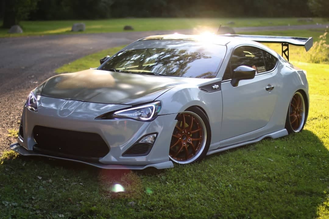 Gloss Chalk White Gloss wrap by KPMF, photograph 8 of 8