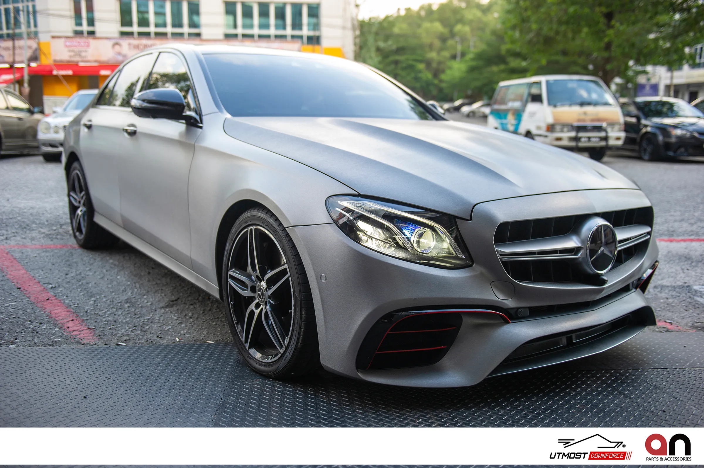 Brushed Titanium Brushed wrap by Avery Dennison, photograph 1 of 8