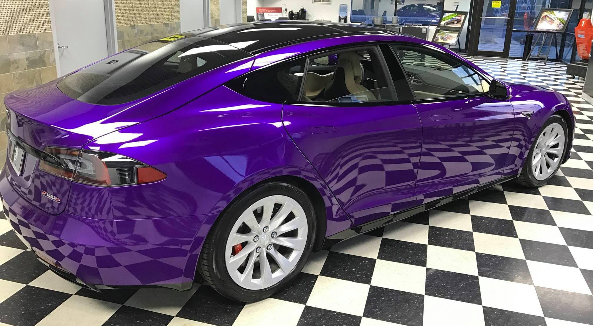Gloss Imperial Orchid Metallic Gloss Metallic wrap by KPMF, photograph 3 of 4