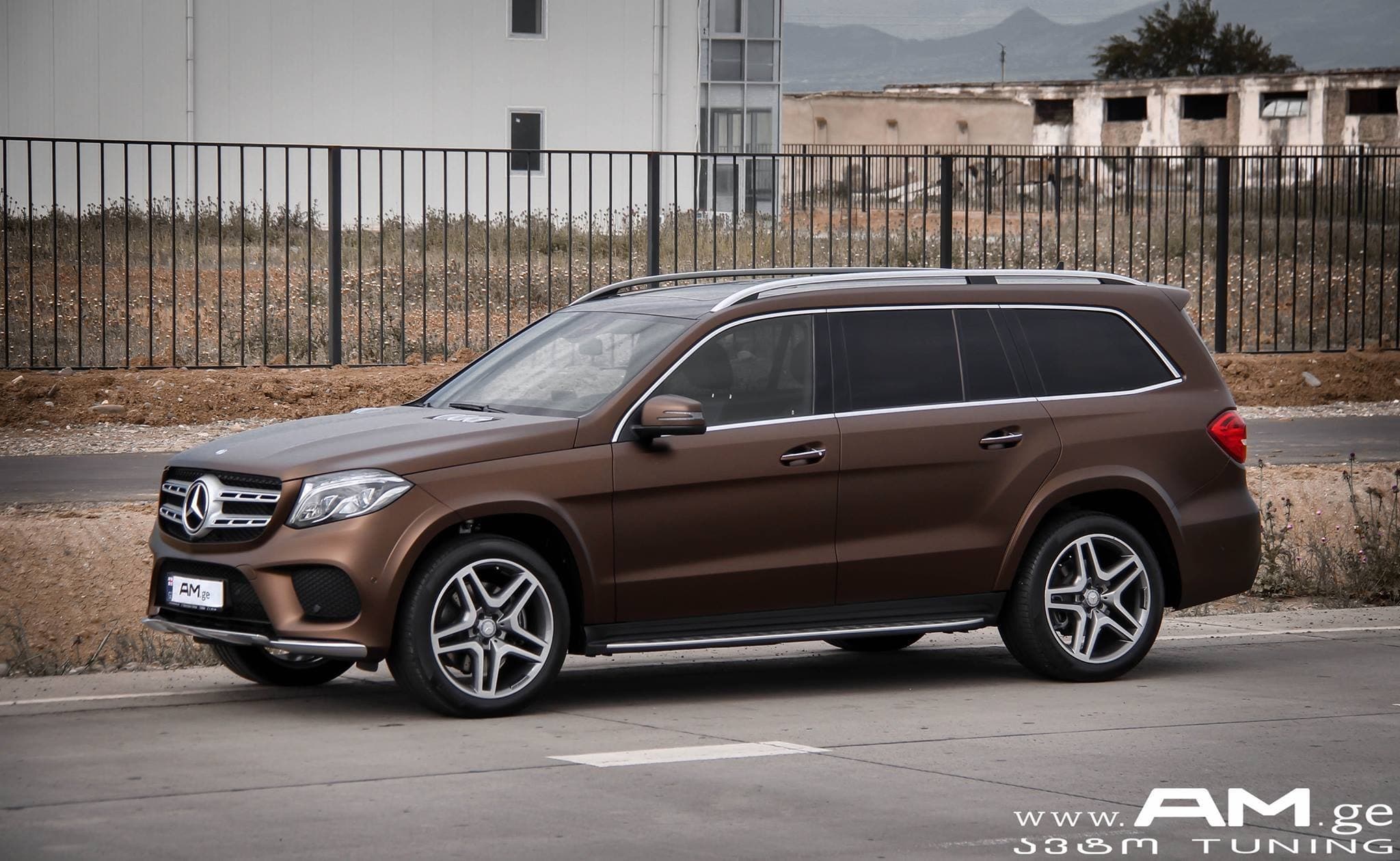Matte Java Brown Metallic Matte Metallic wrap by KPMF, photograph 3 of 4