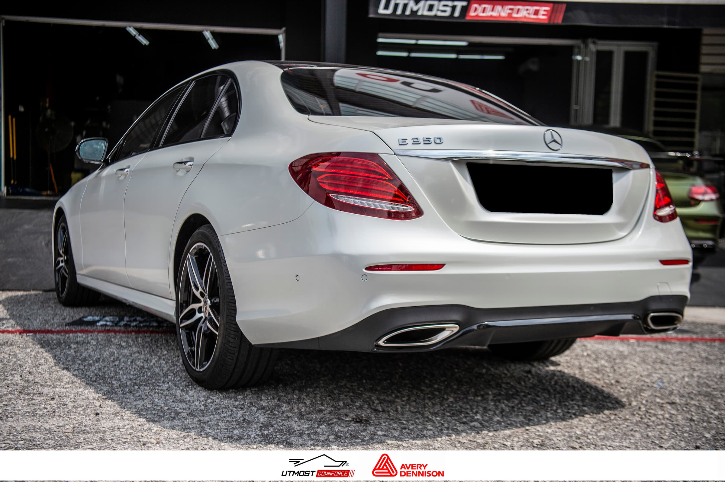 Gloss White Pearl Gloss wrap by Avery Dennison, photograph 13 of 19