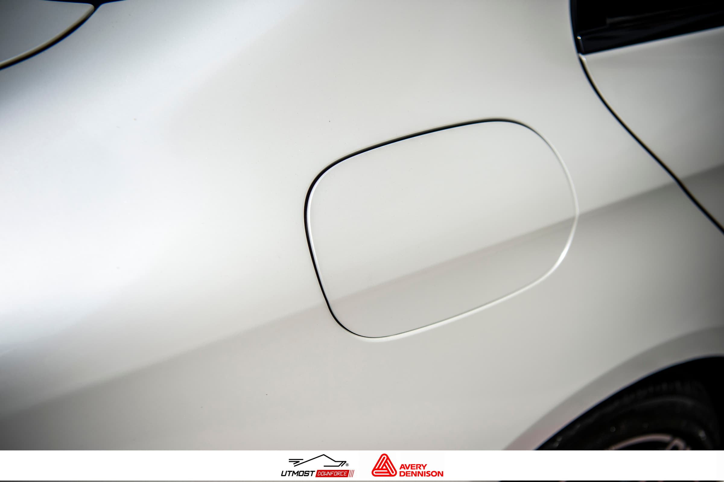 Gloss White Pearl Gloss wrap by Avery Dennison, photograph 14 of 19