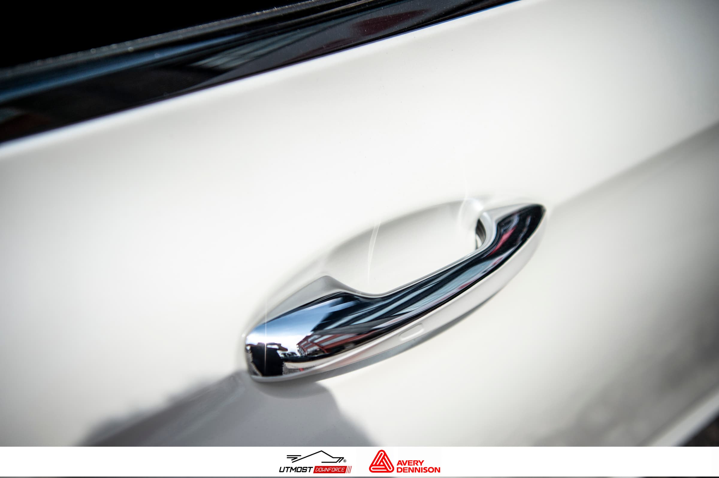 Gloss White Pearl Gloss wrap by Avery Dennison, photograph 19 of 19