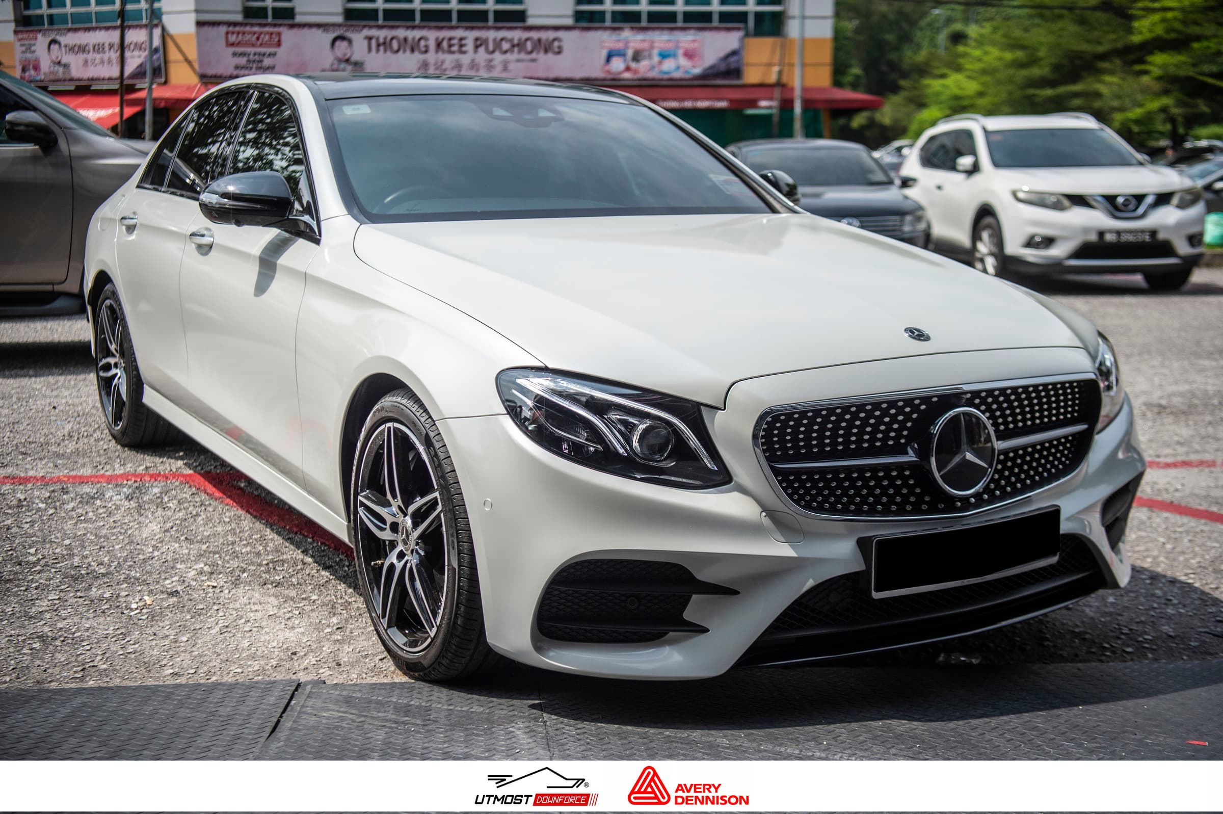 Gloss White Pearl Gloss wrap by Avery Dennison, photograph 6 of 19