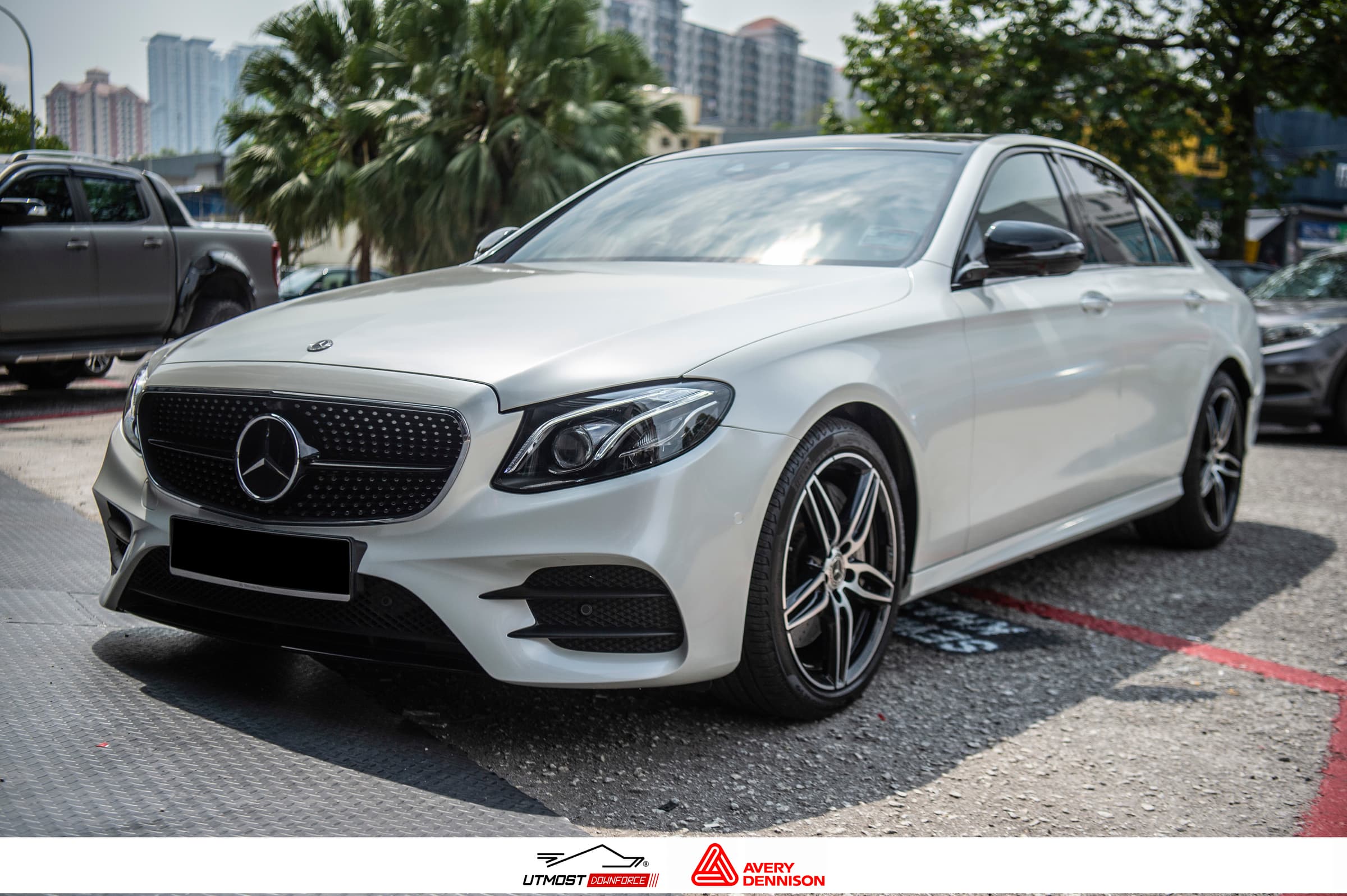 Gloss White Pearl Gloss wrap by Avery Dennison, photograph 8 of 19