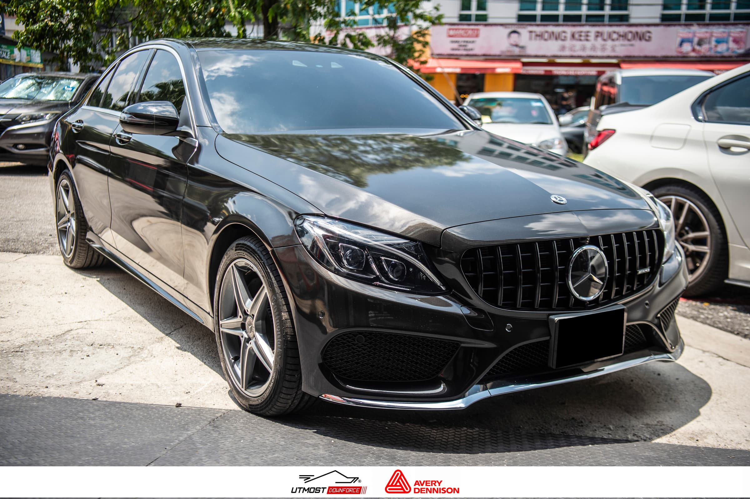 Gloss Metallic Black Gloss Metallic wrap by Avery Dennison, photograph 2 of 10