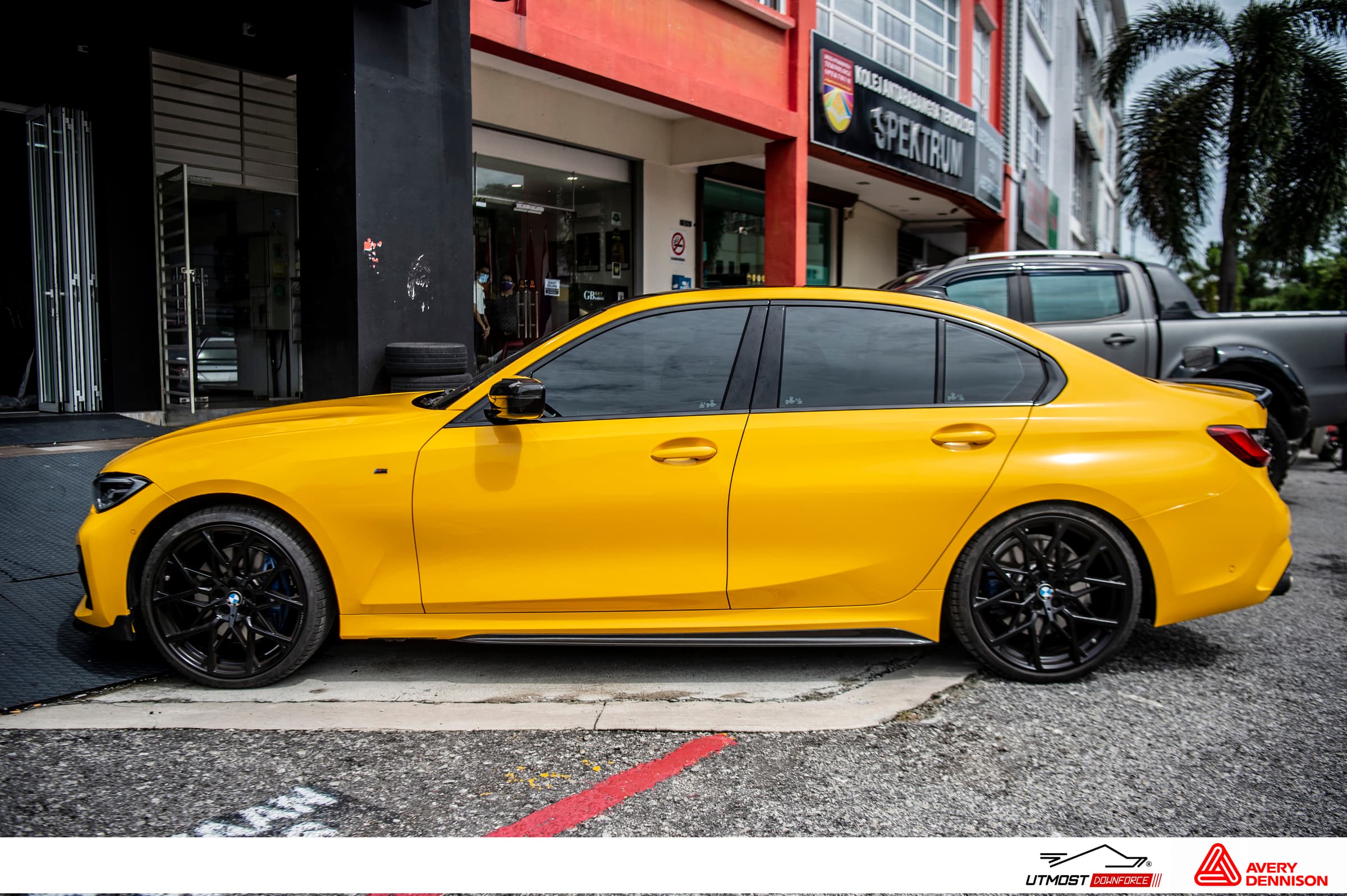 Gloss Dark Yellow Gloss wrap by Avery Dennison, photograph 15 of 17