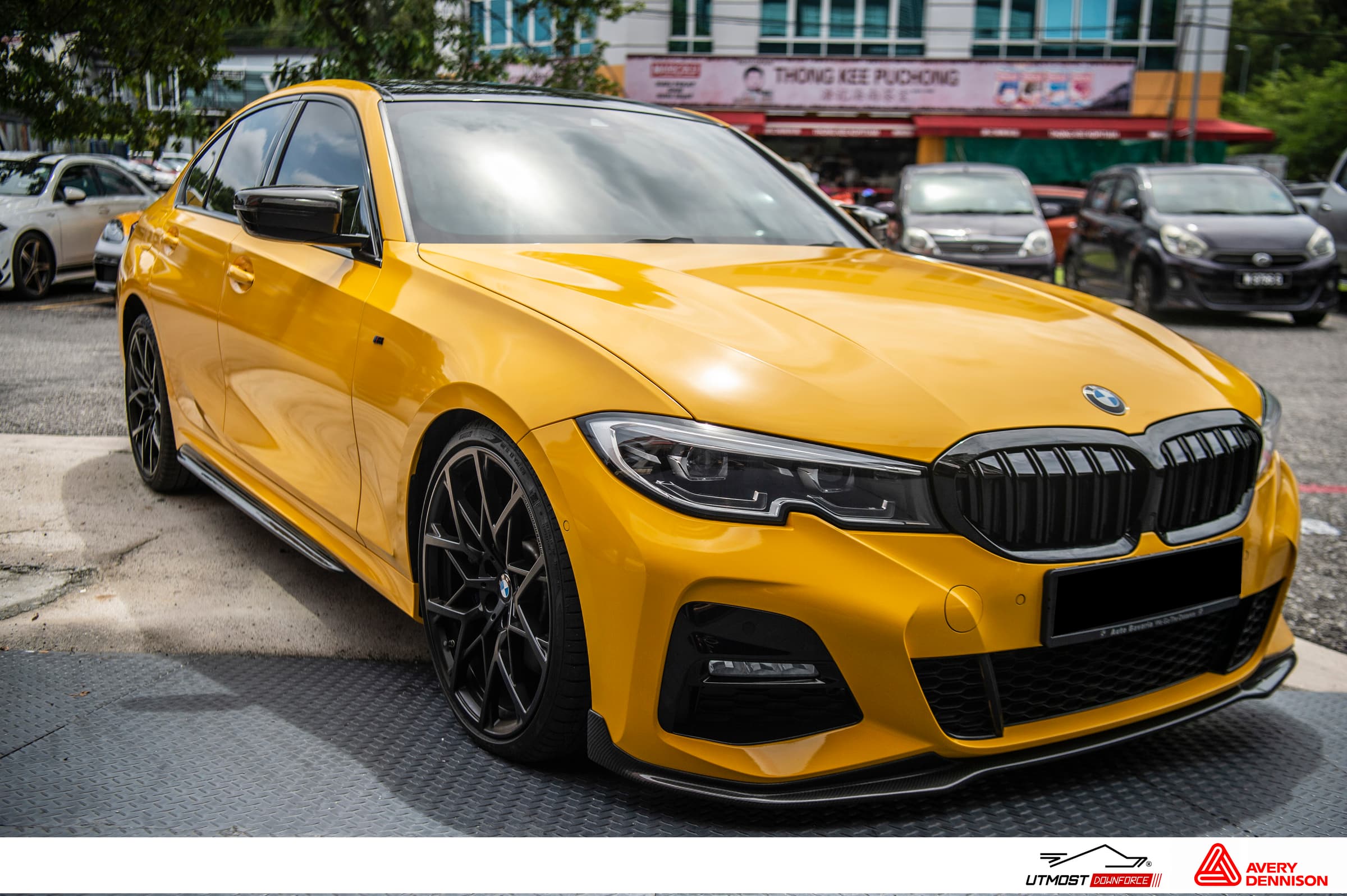 Gloss Dark Yellow Gloss wrap by Avery Dennison, photograph 6 of 17