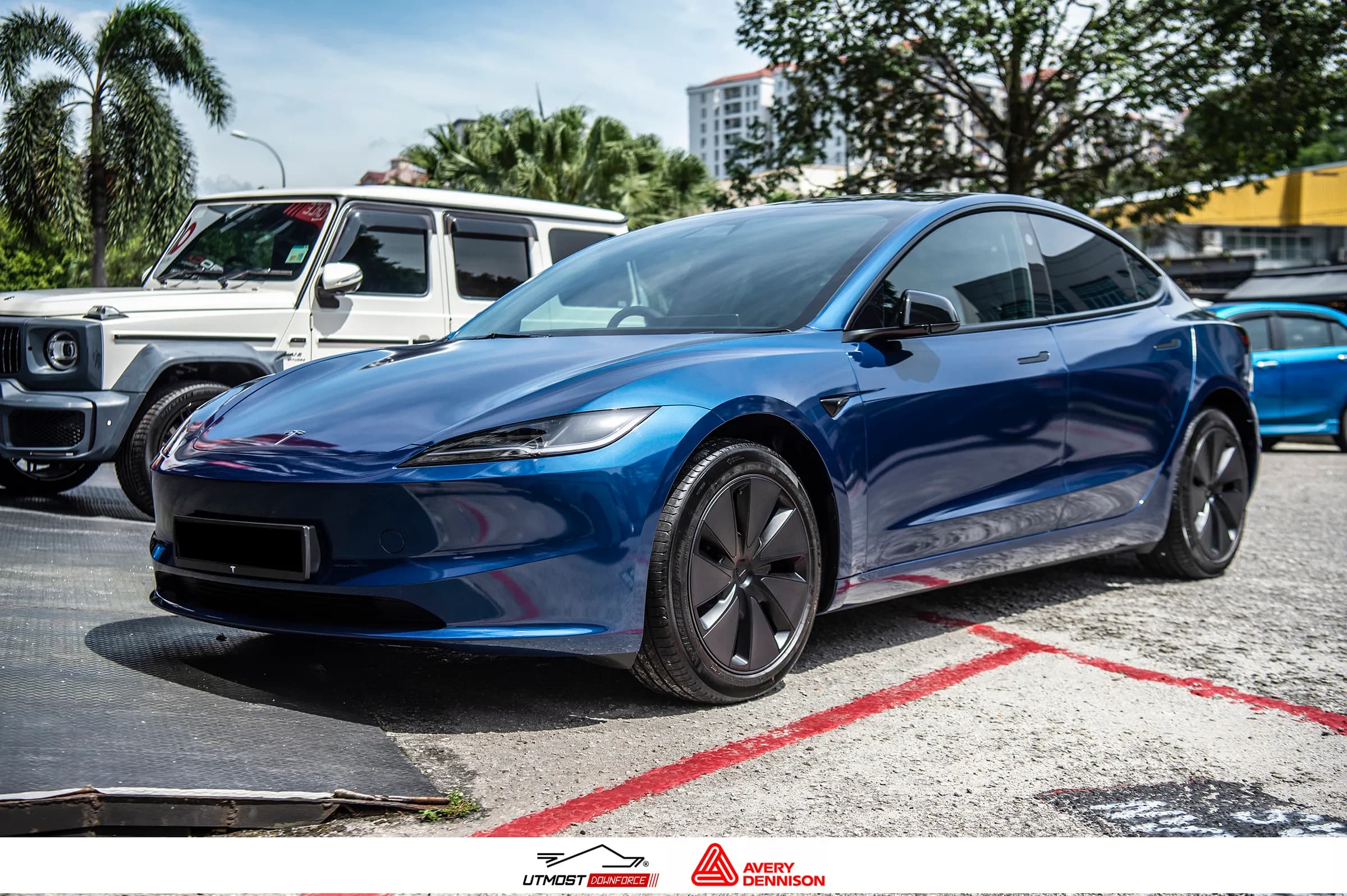 Gloss Metallic Dark Blue Gloss Metallic wrap by Avery Dennison, photograph 1 of 14