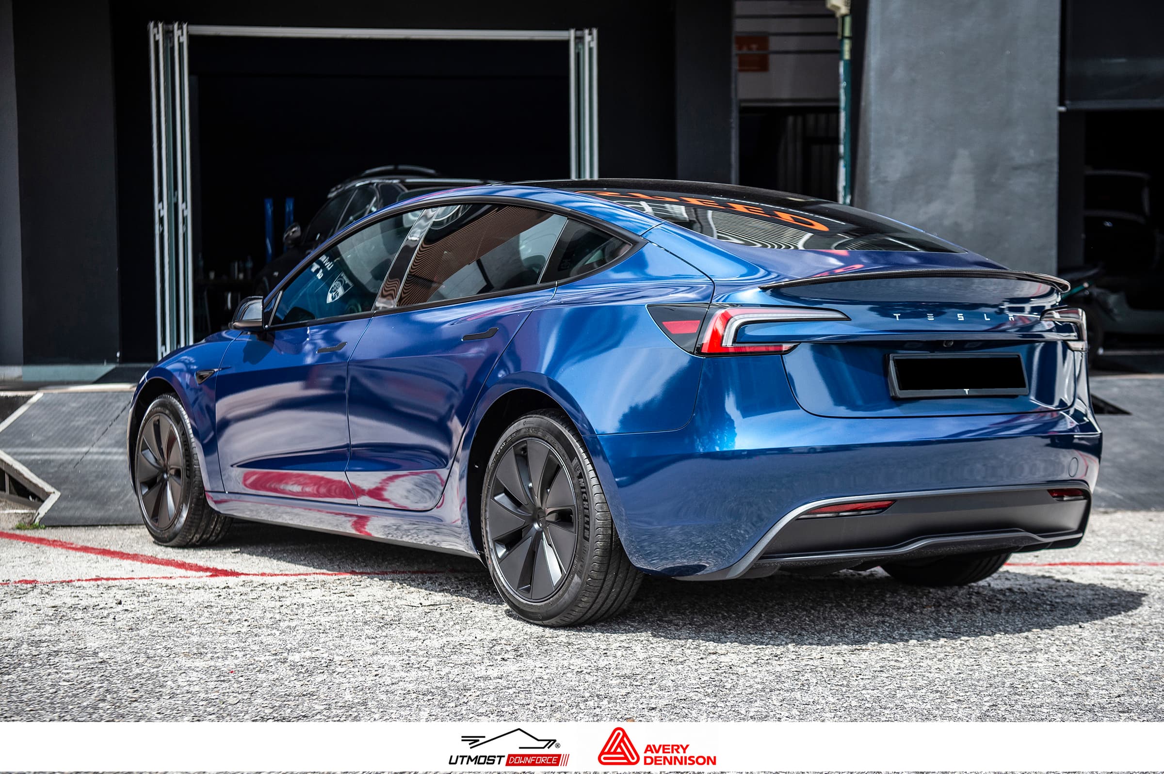 Gloss Metallic Dark Blue Gloss Metallic wrap by Avery Dennison, photograph 3 of 14