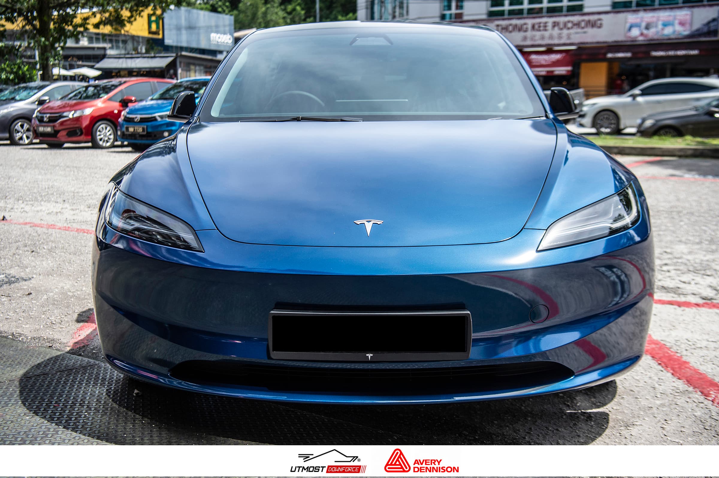 Gloss Metallic Dark Blue Gloss Metallic wrap by Avery Dennison, photograph 7 of 14