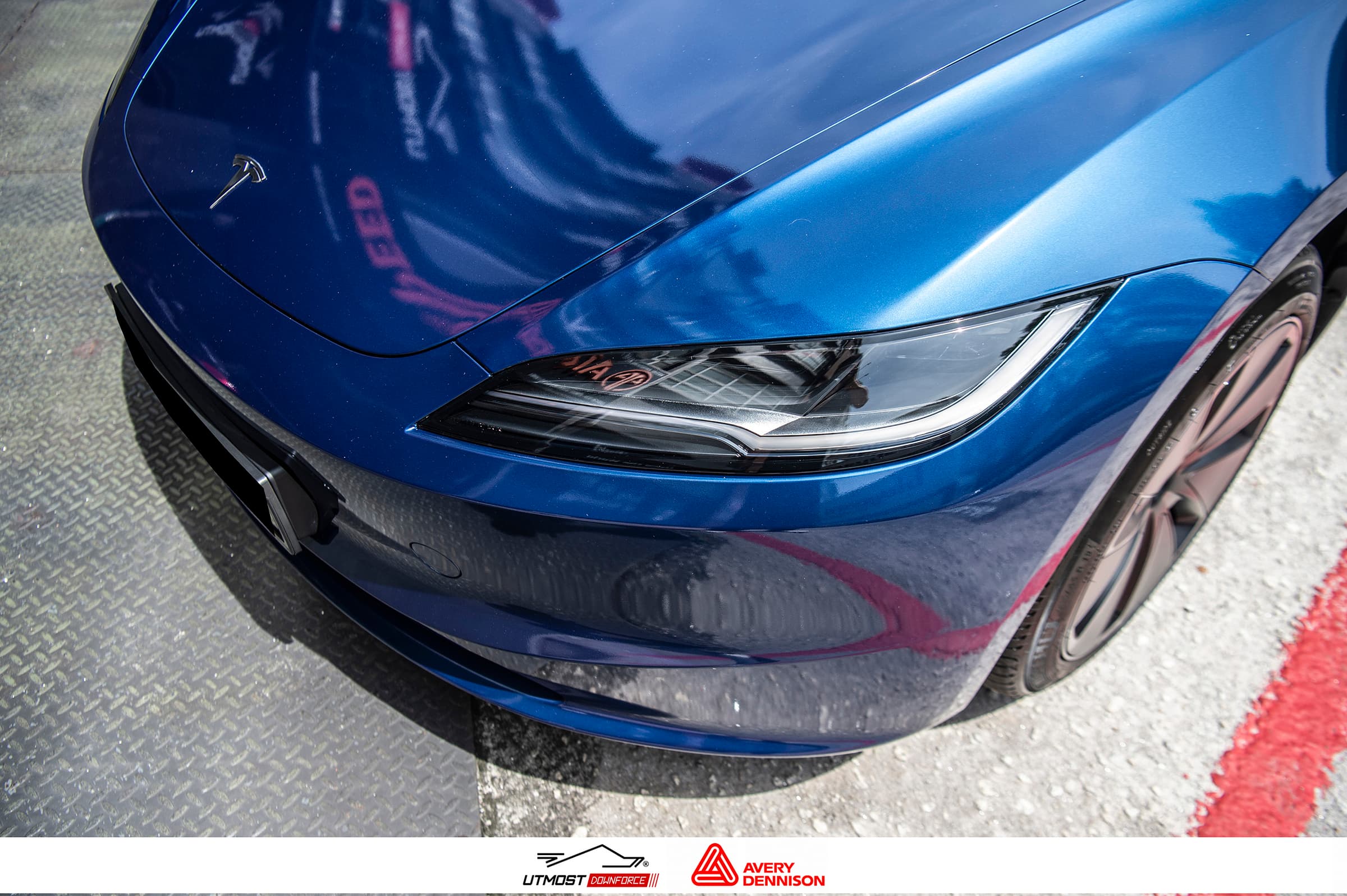 Gloss Metallic Dark Blue Gloss Metallic wrap by Avery Dennison, photograph 8 of 14
