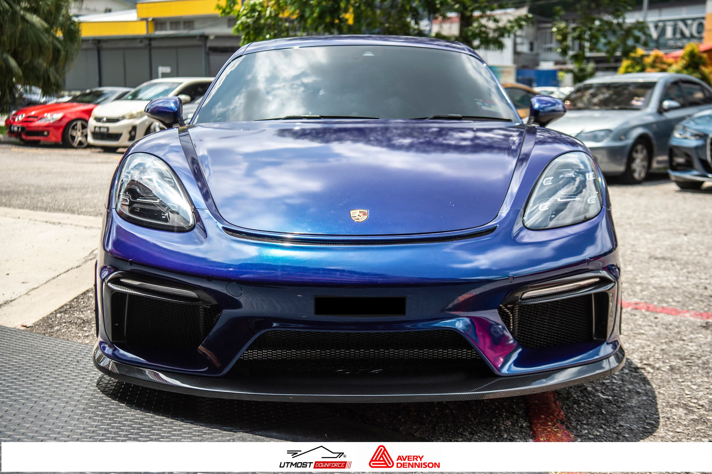Gloss Magnetic Burst Gloss Metallic wrap by Avery Dennison, photograph 2 of 19