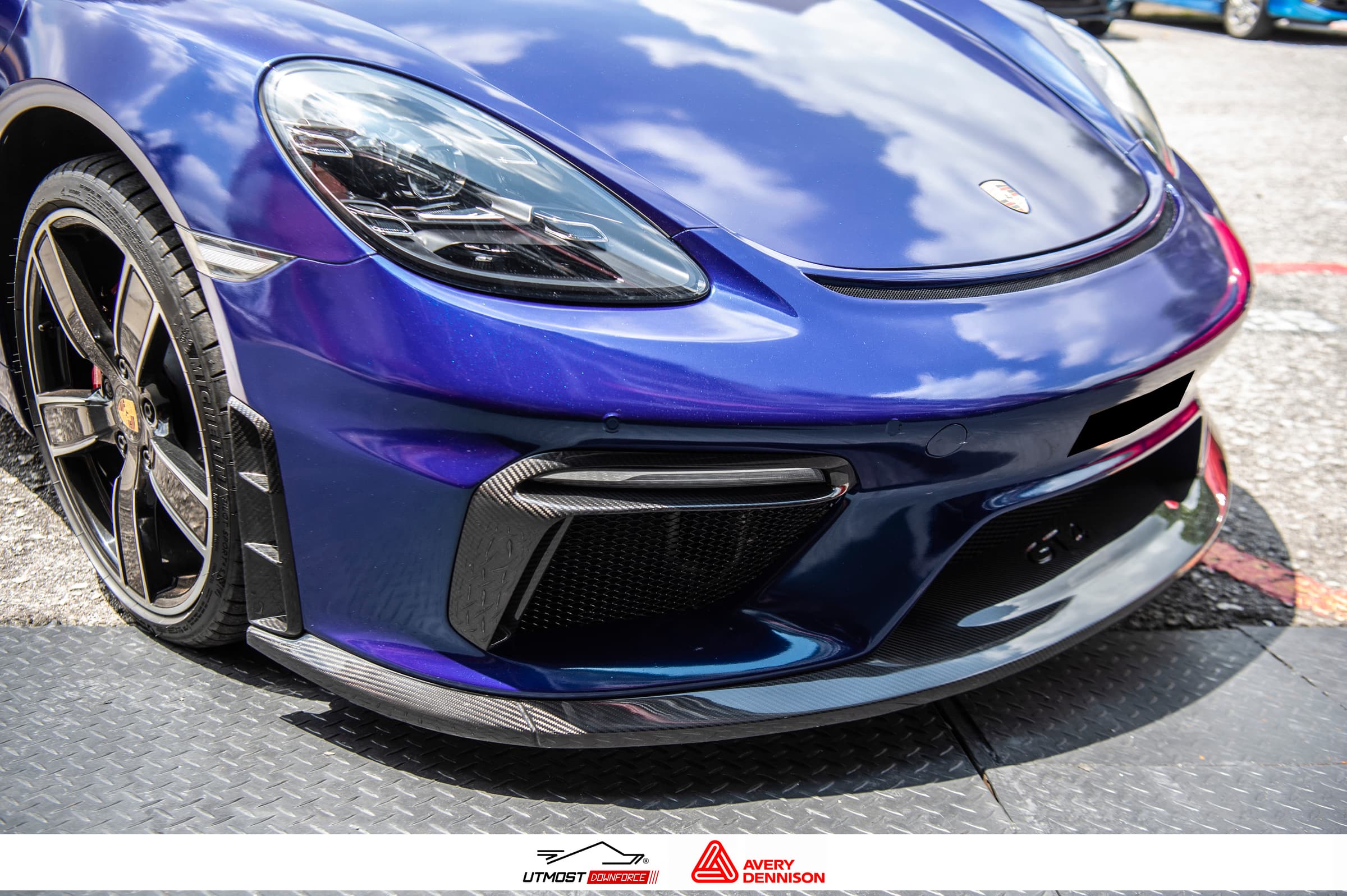 Gloss Magnetic Burst Gloss Metallic wrap by Avery Dennison, photograph 3 of 19