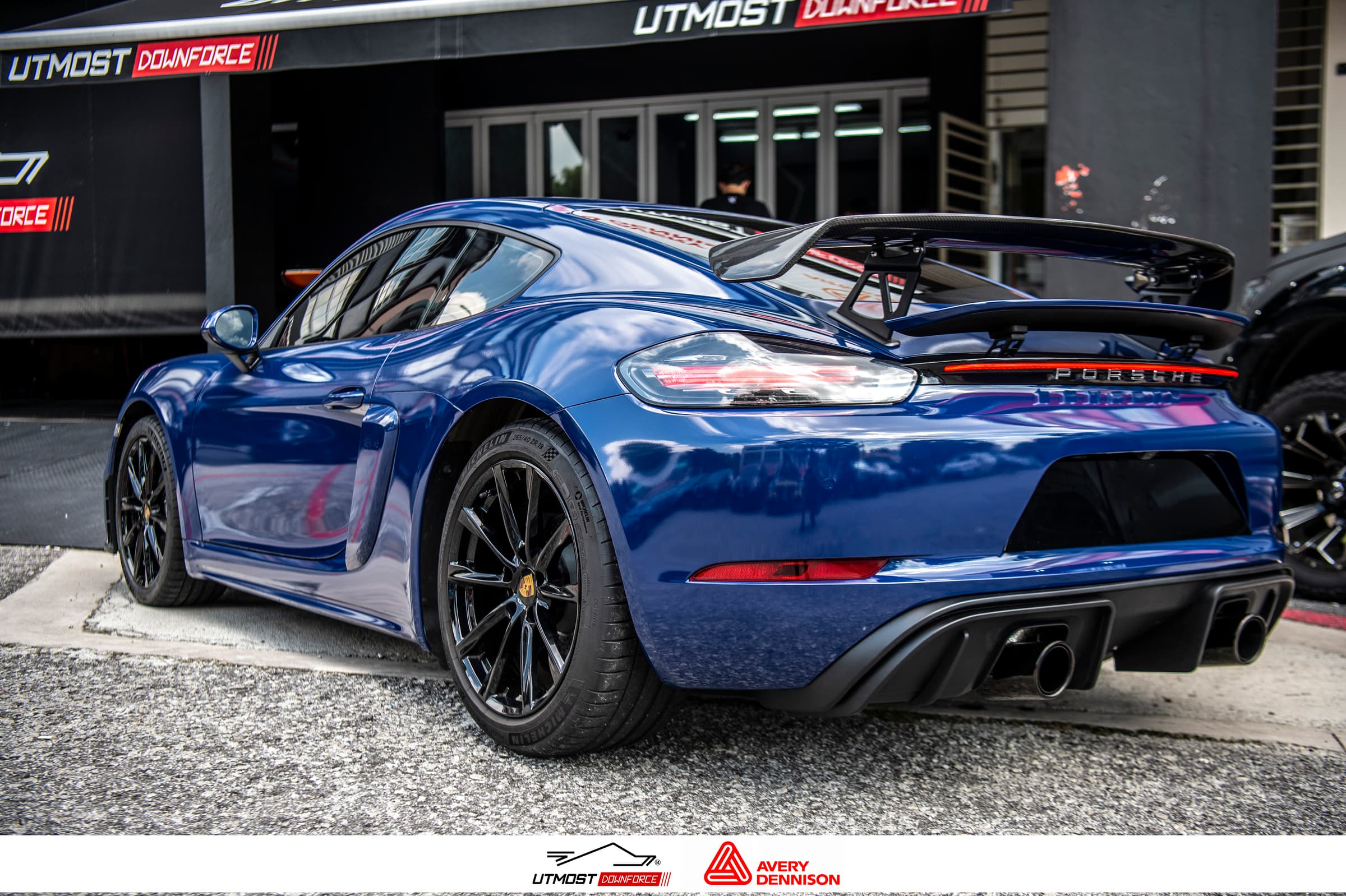 Gloss Indigo Blue Gloss Metallic wrap by Avery Dennison, photograph 21 of 22