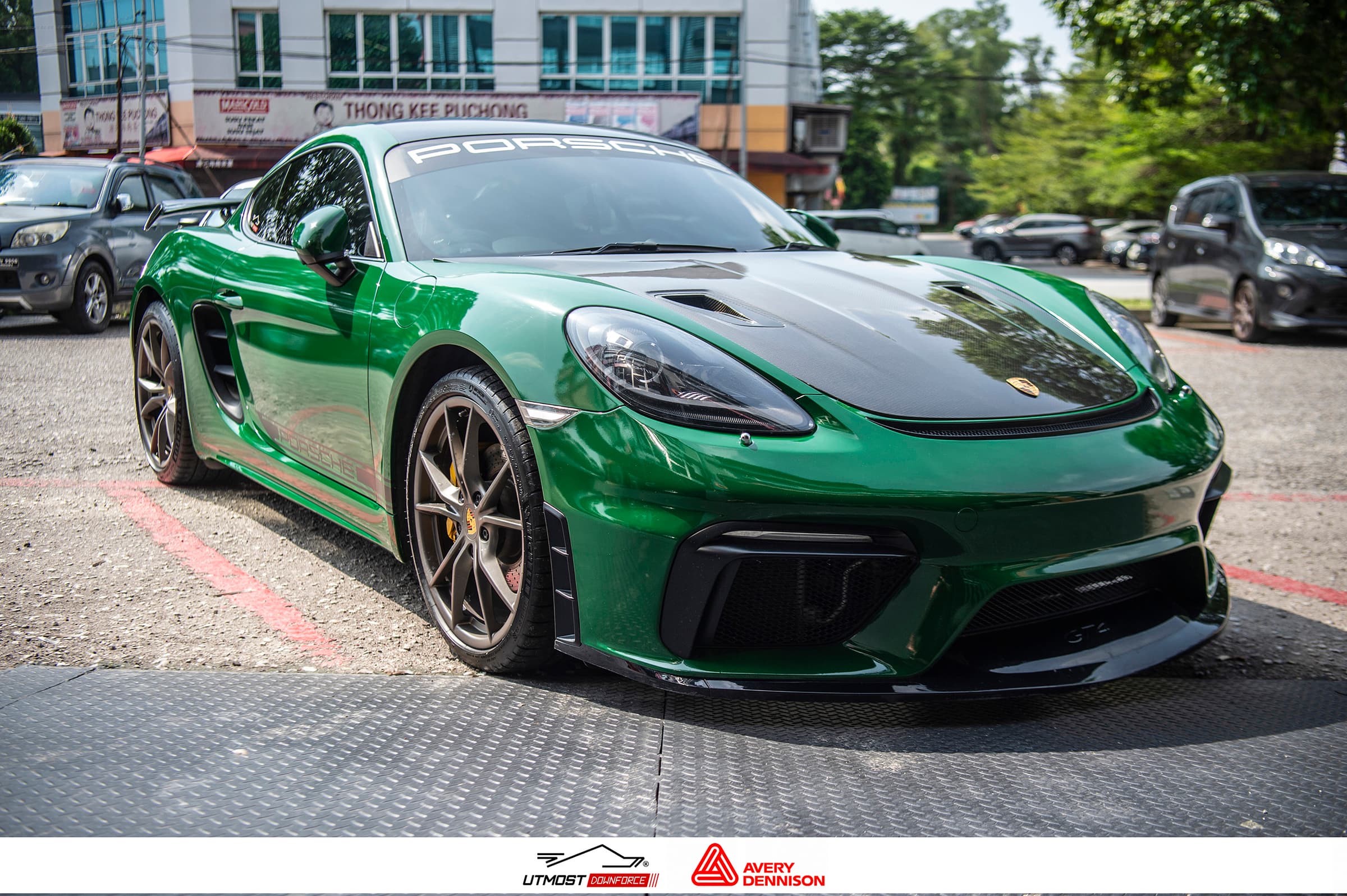 Gloss Dark Green Gloss wrap by Avery Dennison, photograph 4 of 10