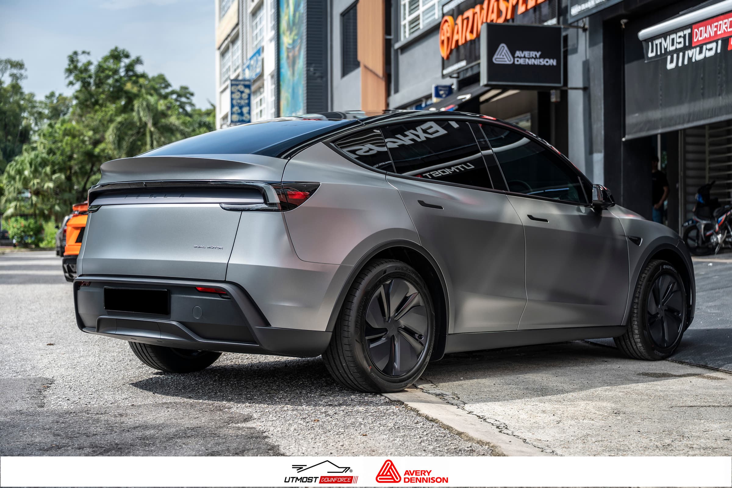 Matte Metallic Gunmetal Matte Metallic wrap by Avery Dennison, photograph 7 of 30