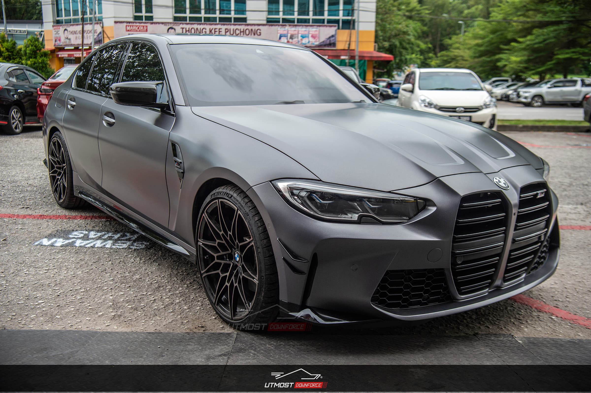 Satin Dark Grey Satin Metallic wrap by Avery Dennison, photograph 10 of 32