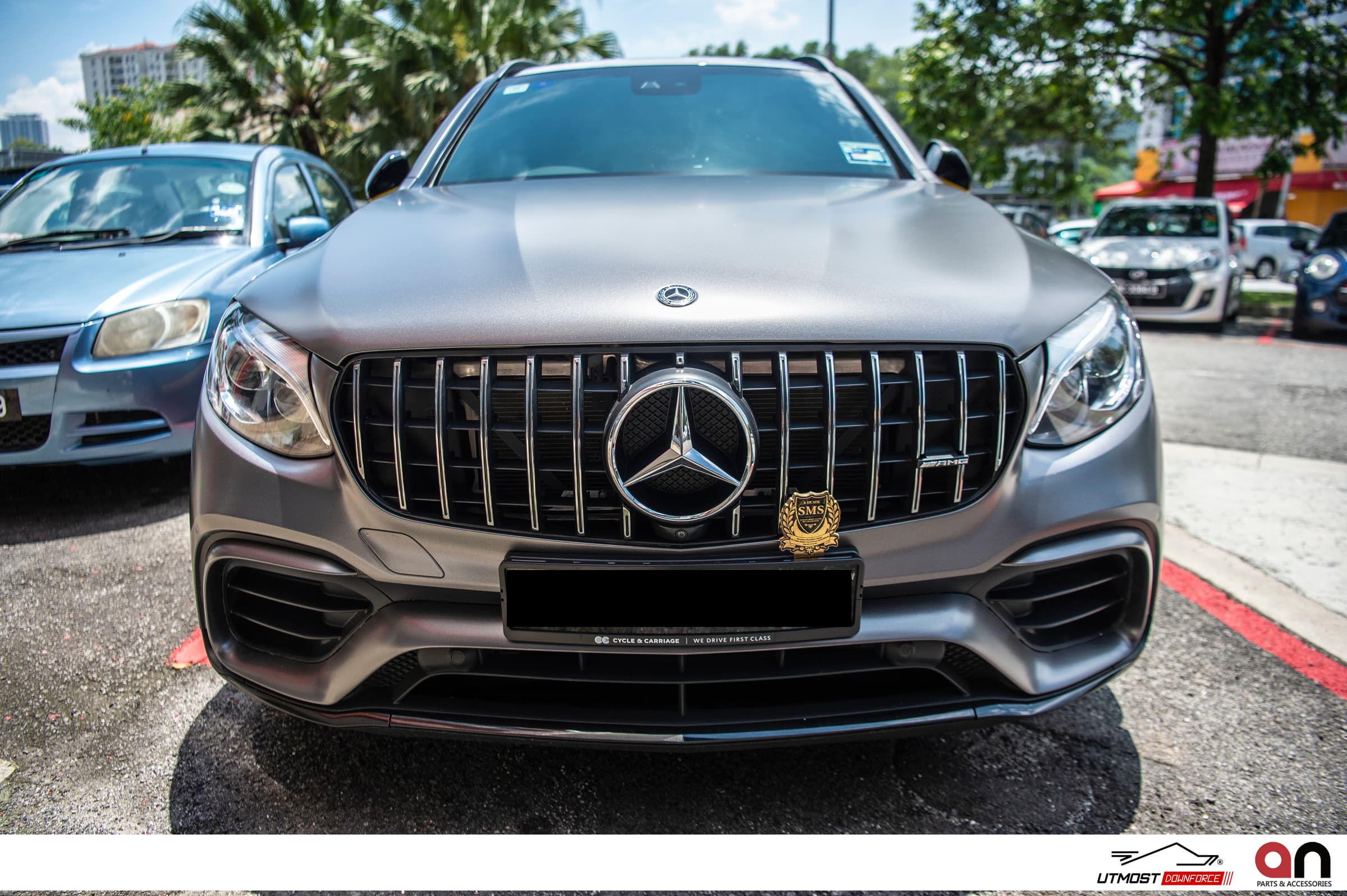 Satin Dark Grey Satin Metallic wrap by Avery Dennison, photograph 19 of 32